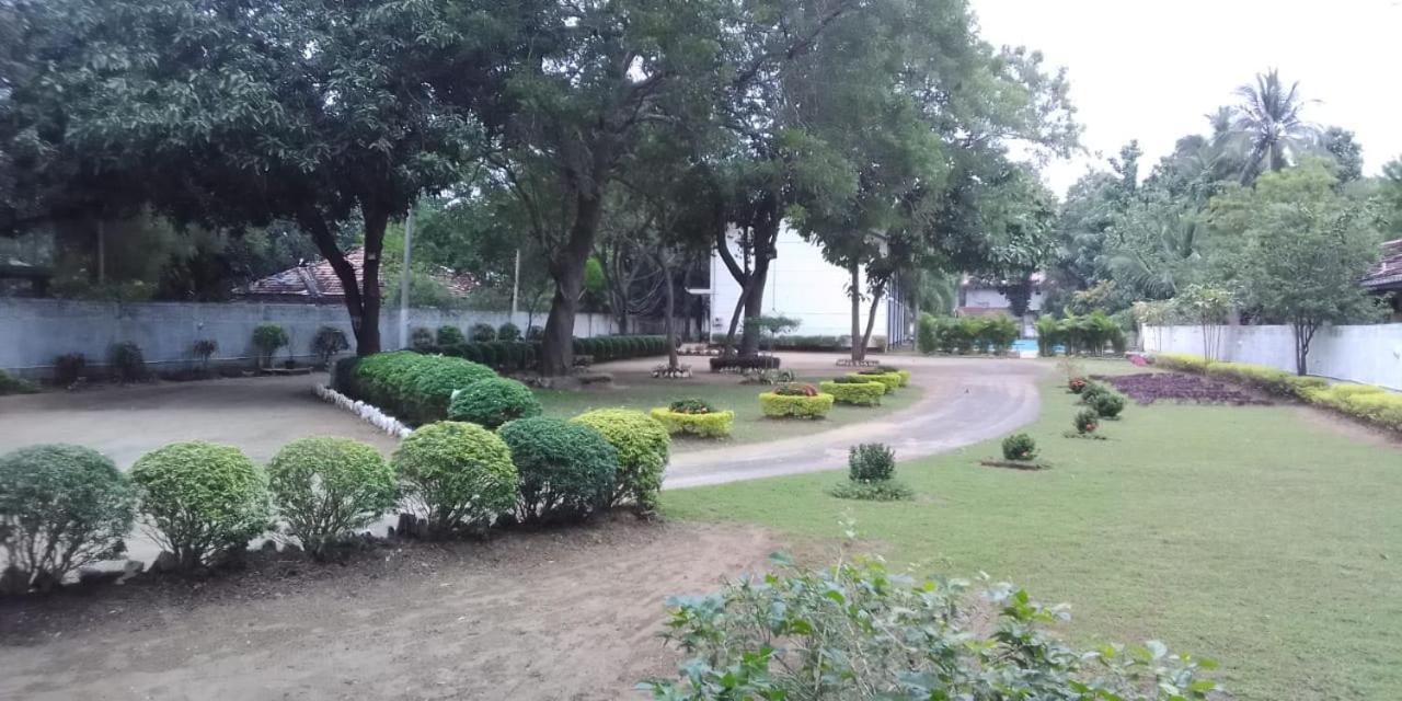 Samwill Holiday Resort Kataragama Esterno foto