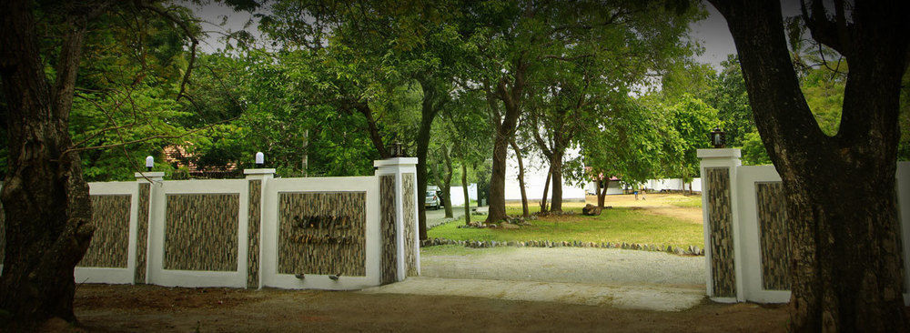 Samwill Holiday Resort Kataragama Esterno foto