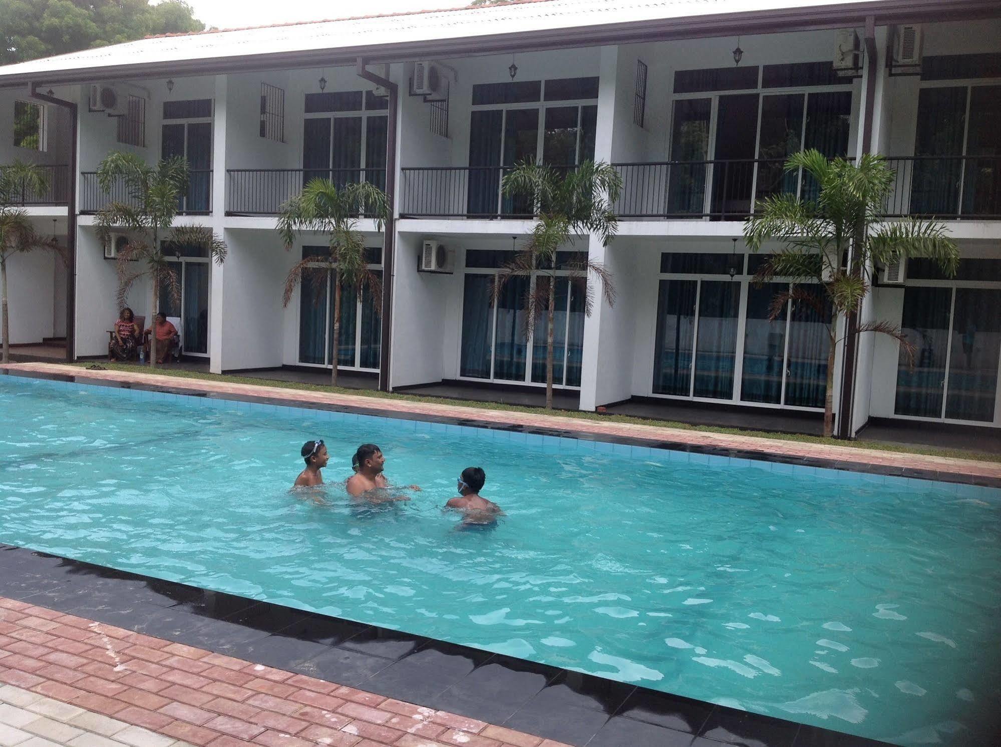 Samwill Holiday Resort Kataragama Esterno foto