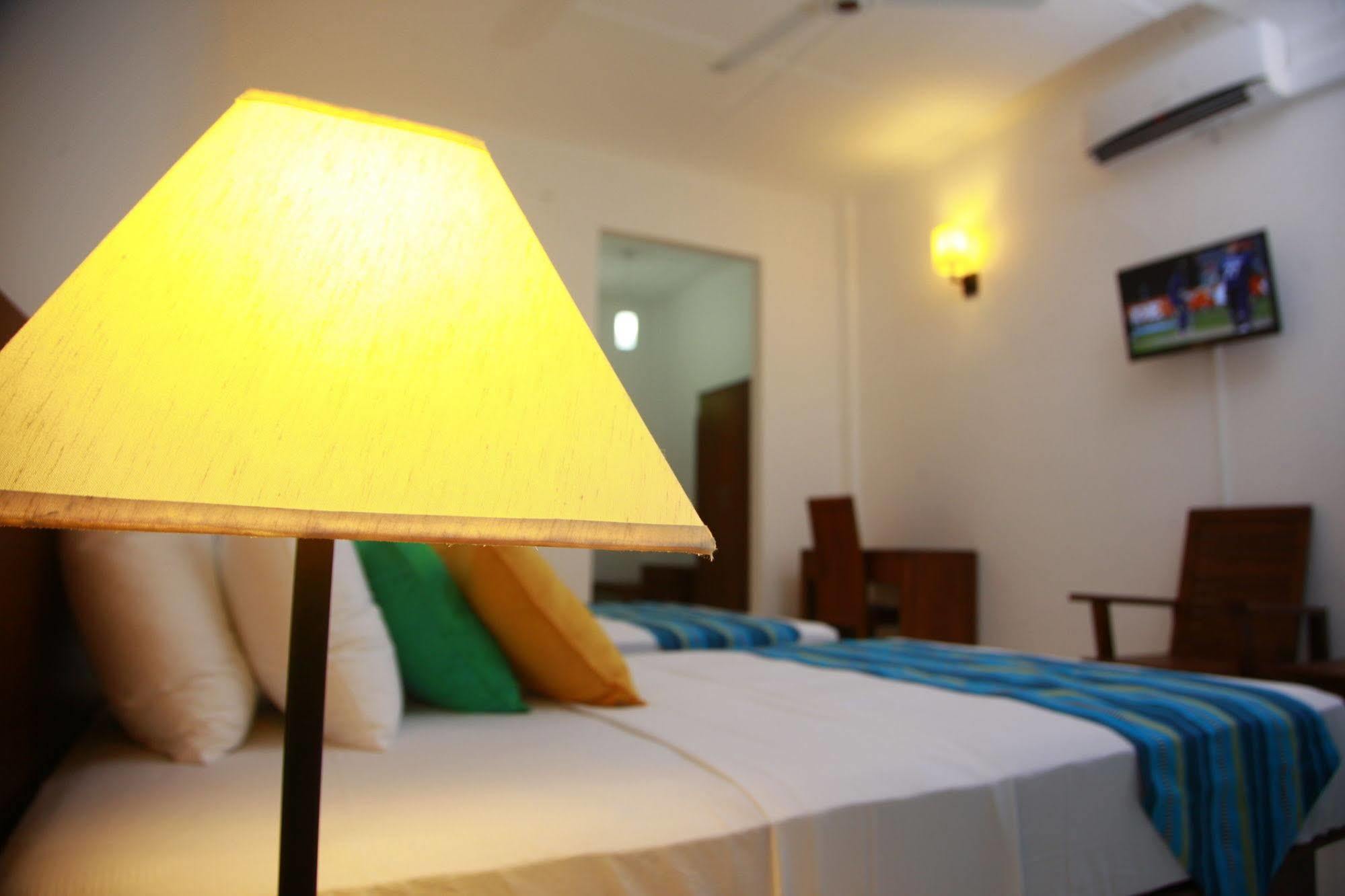 Samwill Holiday Resort Kataragama Esterno foto